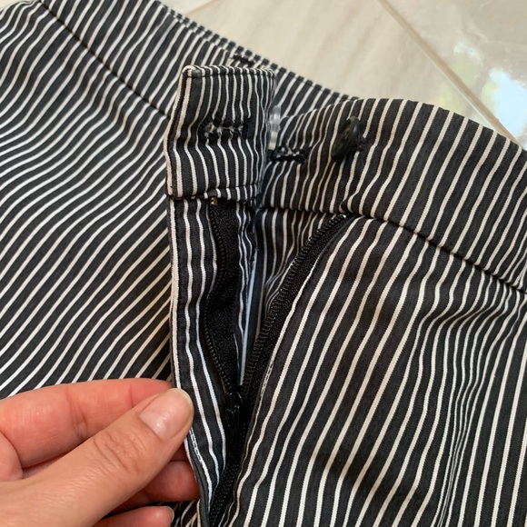 Anne Klein Sport Womens Size 4 Petite White Stripe Cotton Stretch Bermuda Shorts - Picture 9 of 9